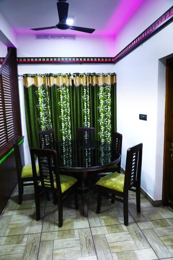 Sri Lakshmi Gardens Hotel Thekkady Zewnętrze zdjęcie